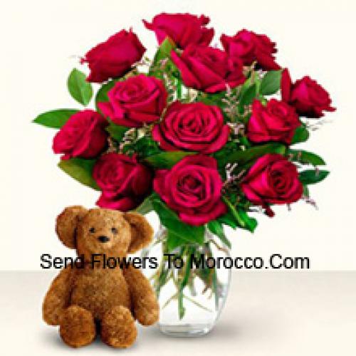 11 Roses rouges avec un mignon ourson de 12 pouces