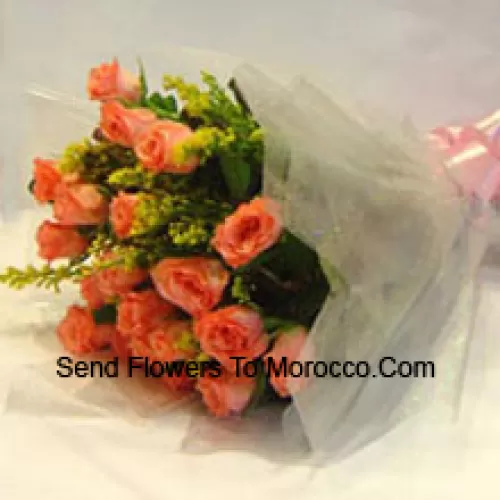 Bouquet de 19 roses orange avec des remplissages saisonniers