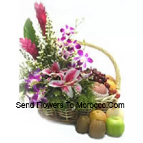 Basket Of 4 Kg (8.8 Lbs) Assorted Fresh Fruit Basket With Assorted Flowers